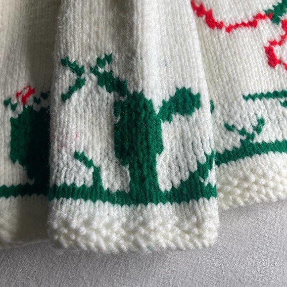 Knit sweater women Sz M? Button colorful white Spanish images handmade - Picture 3 of 11